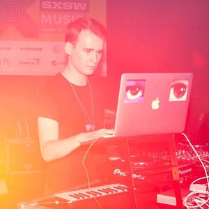 'Lil Data' için resim