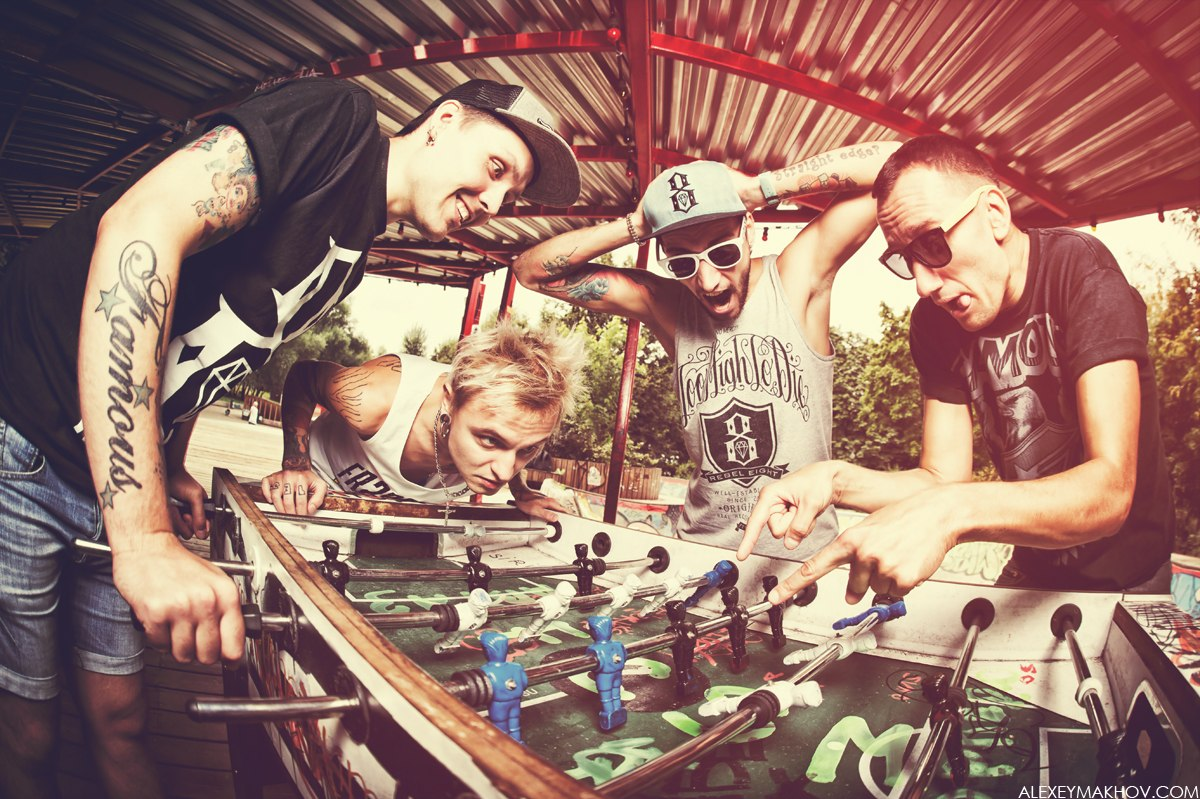 Панк группа кукла. Той доллс группа. Michael algar toy dolls. Группа t. Toy group.